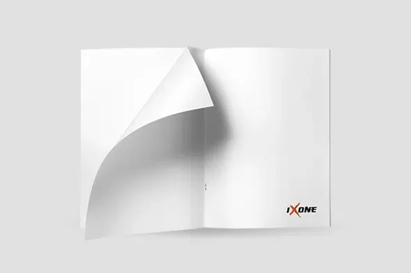 Weiße Broschüre mit aufgeschlagener Seite und ixOne-Logo