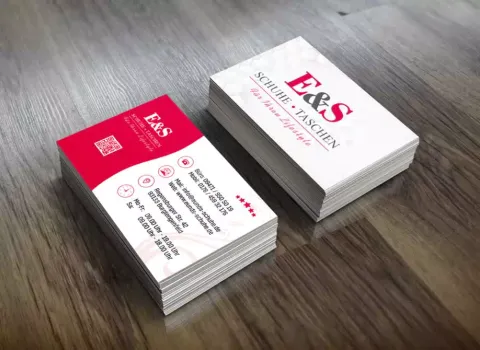 ES – Unternehmenswebsite mit reduziertem Design und Anfragefokus